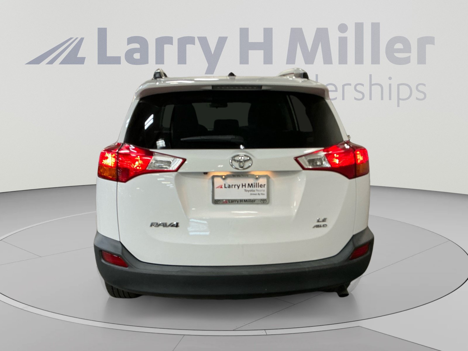 Used 2015 Toyota RAV4 LE AWD/4WD image 4