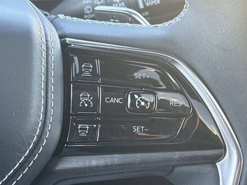 Used 2023 Jeep Grand Cherokee Overland image 30