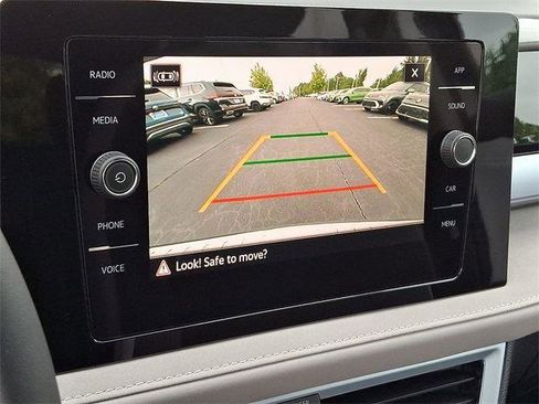 New 2025 Volkswagen Taos SE image 16