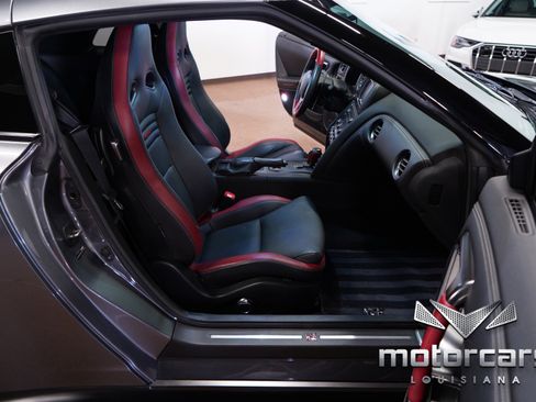 Used 2014 Nissan GT-R Black Edition image 33
