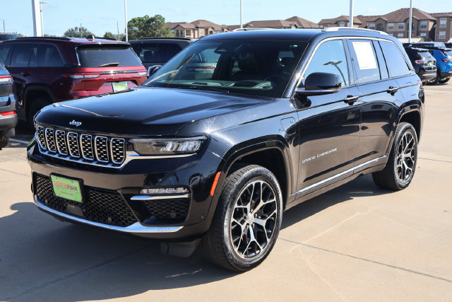 Used 2022 Jeep Grand Cherokee Summit AWD/4WD image 3