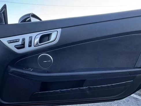 Used 2014 Mercedes-Benz SLK 250 image 21