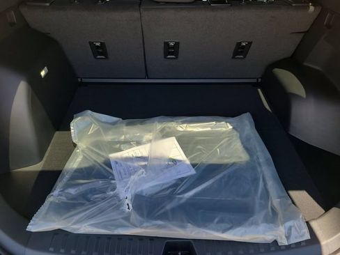 New 2027 Chevrolet Equinox LT FWD image 10