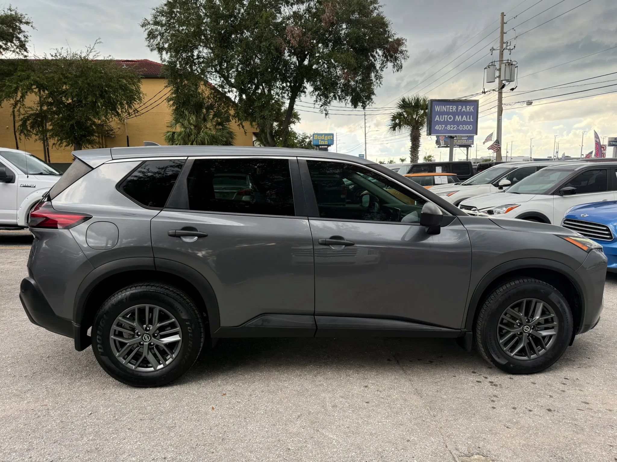 Used 2021 Nissan Rogue S FWD image 5