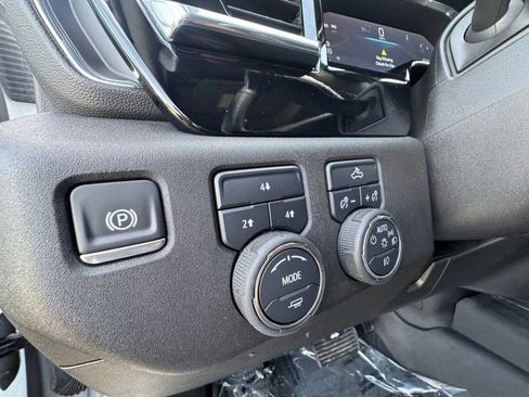 Used 2025 Chevrolet Silverado 3500 LT AWD/4WD image 6