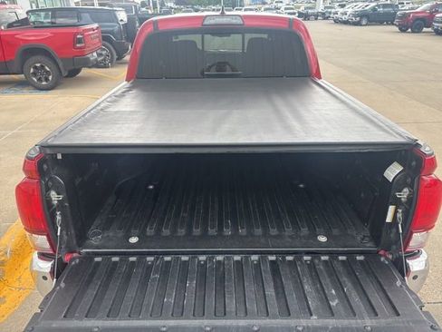 Used 2019 Toyota Tacoma SR5 image 11
