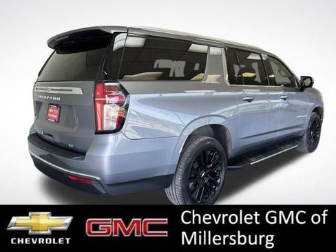 Used 2021 Chevrolet Suburban LT AWD/4WD image 3