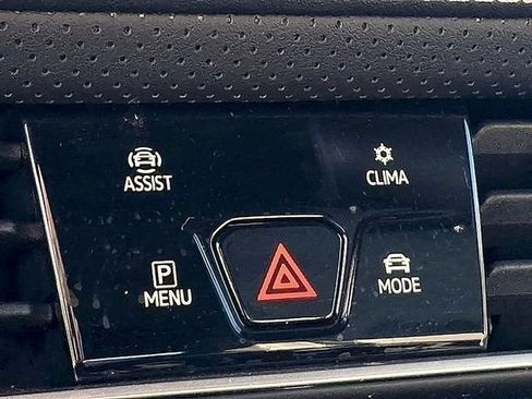 Used 2024 Volkswagen Atlas Cross Sport SE FWD image 26