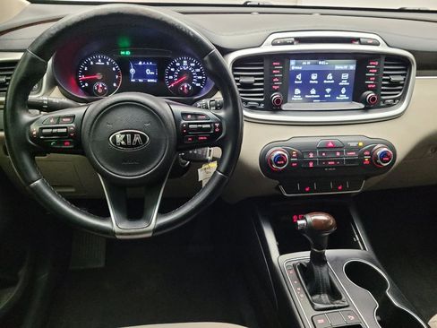 Used 2018 Kia Sorento FWD image 22