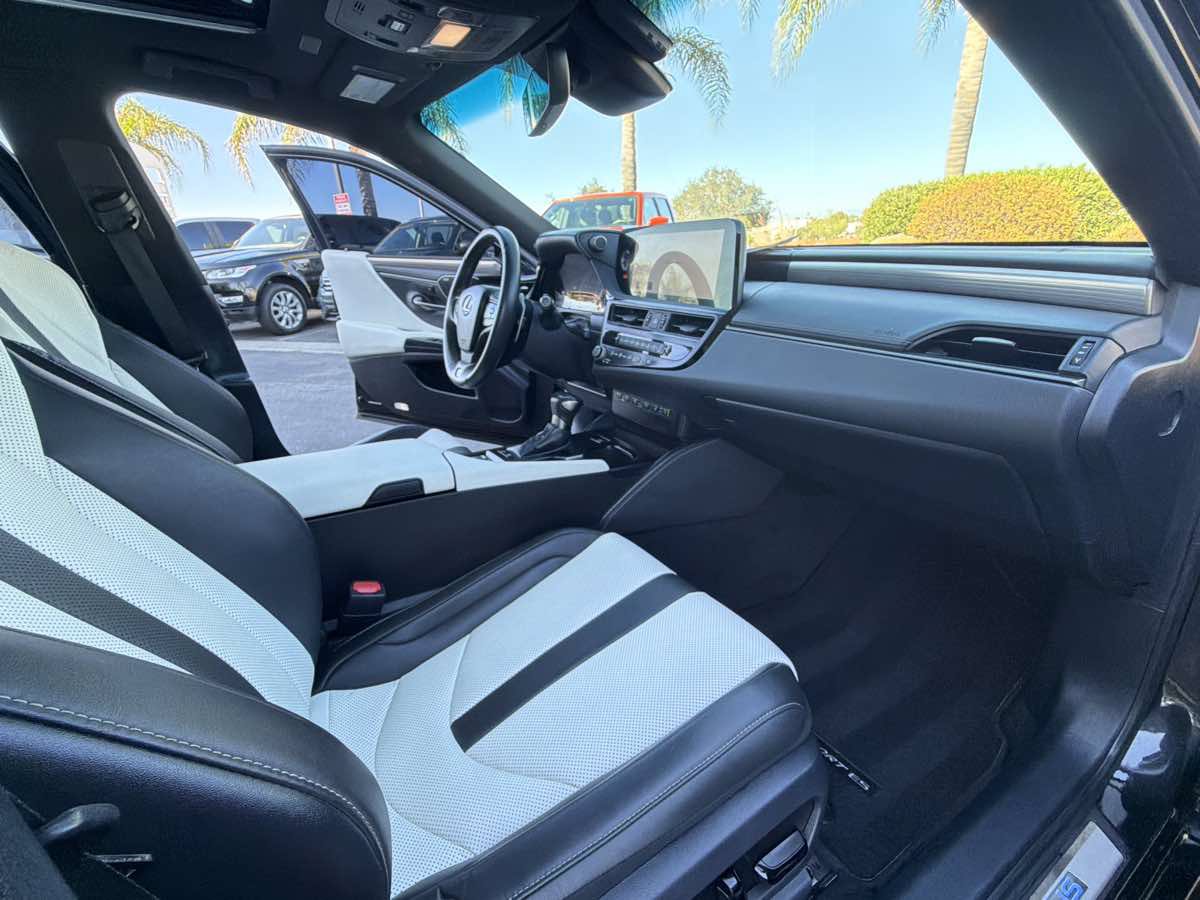 Used 2024 Lexus ES 300h F Sport w/ Accessory Package (Z1) FWD image 20