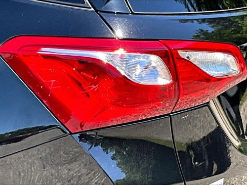 Used 2019 Chevrolet Equinox LT FWD image 31