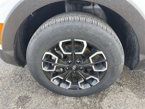 Used 2023 Hyundai Santa Cruz SEL image 10