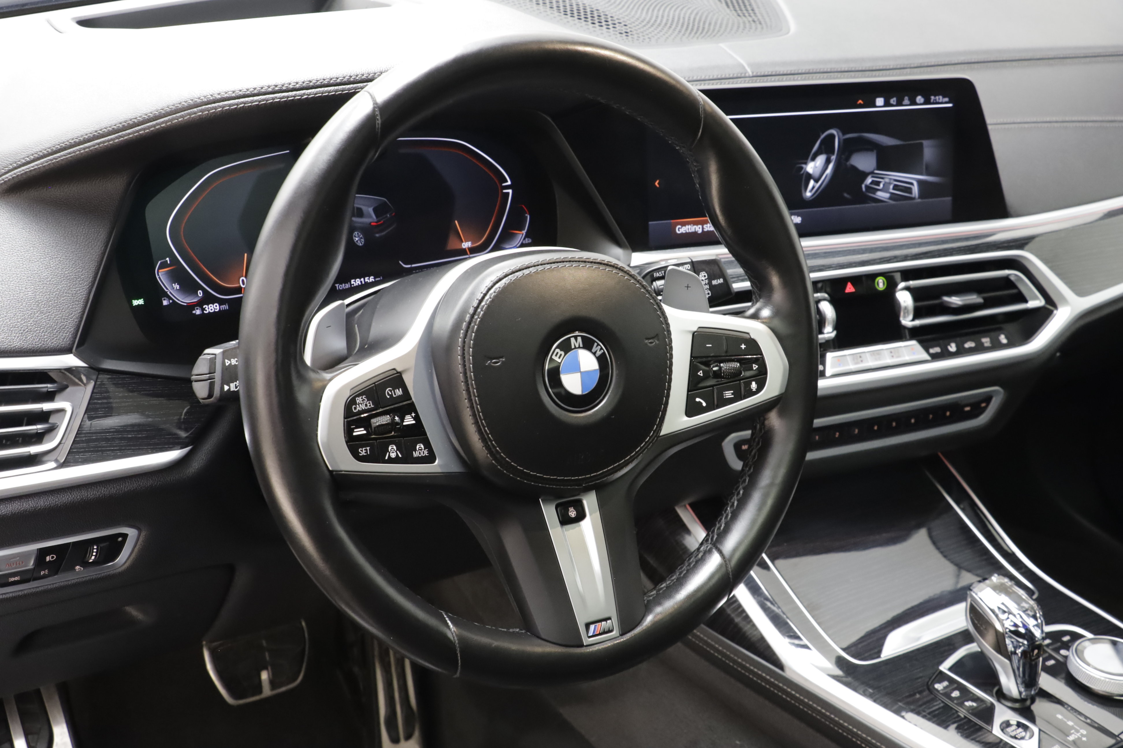 Used 2022 BMW X7 xDrive40i w/ M Sport Package AWD/4WD image 8
