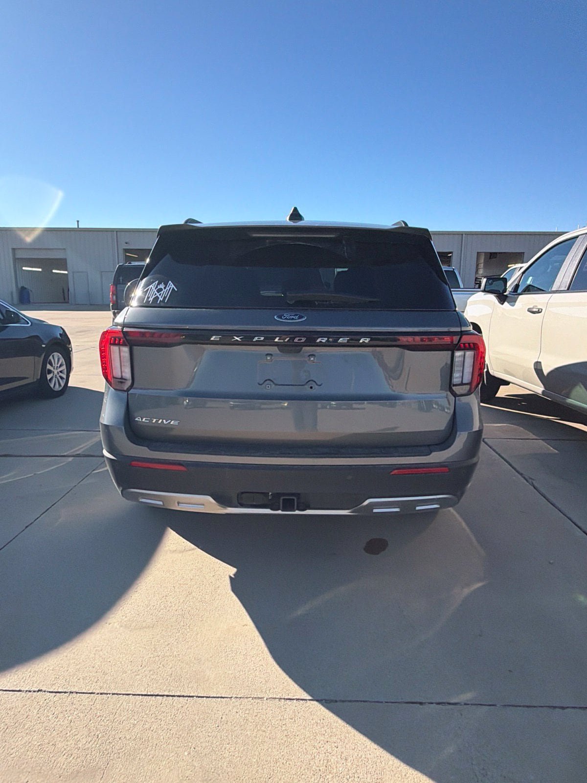 Used 2025 Ford Explorer Active w/ Active Comfort Package RWD image 5