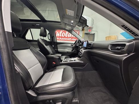 Used 2022 Ford Explorer XLT w/ Equipment Group 202A AWD/4WD image 10