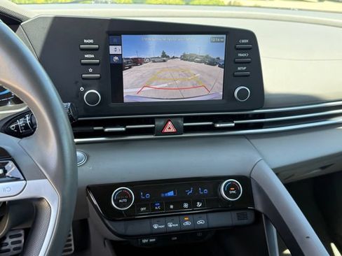 Used 2025 Hyundai Elantra Sport FWD image 19