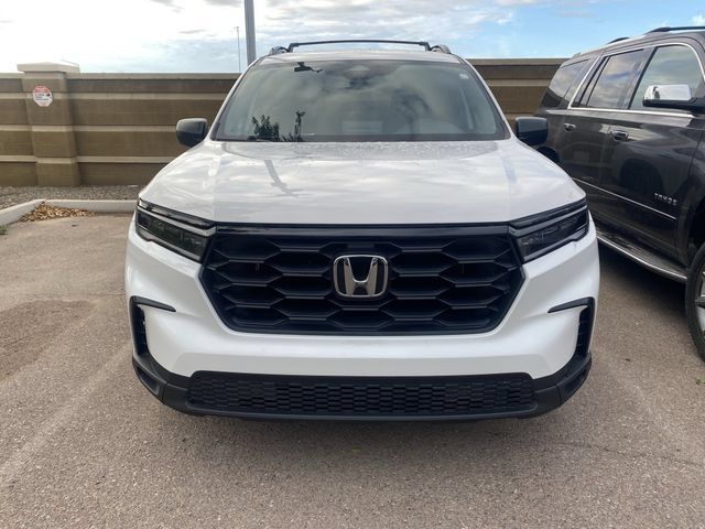 Used 2025 Honda Pilot Sport image 7