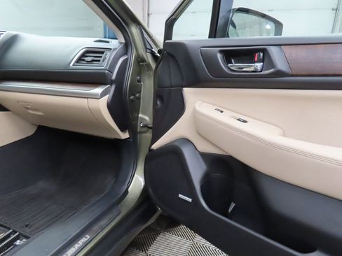 Used 2017 Subaru Outback 2.5i Limited AWD/4WD image 28