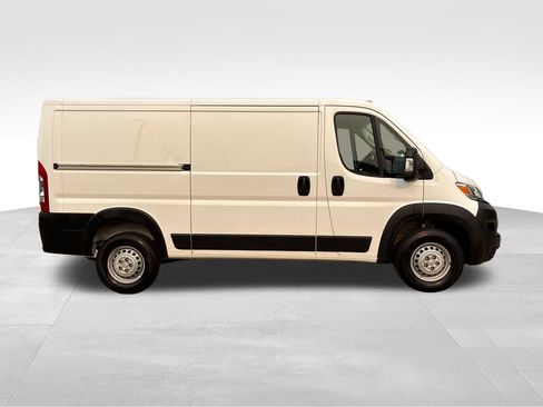 Used 2025 RAM ProMaster 2500 w/ Convenience Group FWD image 7
