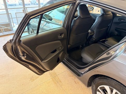 Used 2017 Toyota Prius Prime Premium image 13