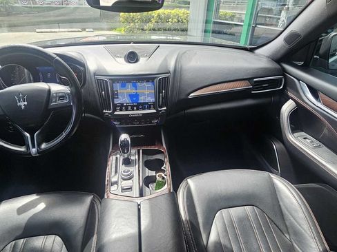 Used 2017 Maserati Levante w/ Luxury Package AWD/4WD image 17