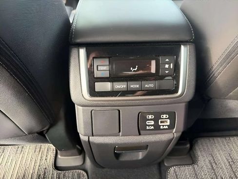 Certified 2025 Subaru Ascent Premium AWD/4WD image 4