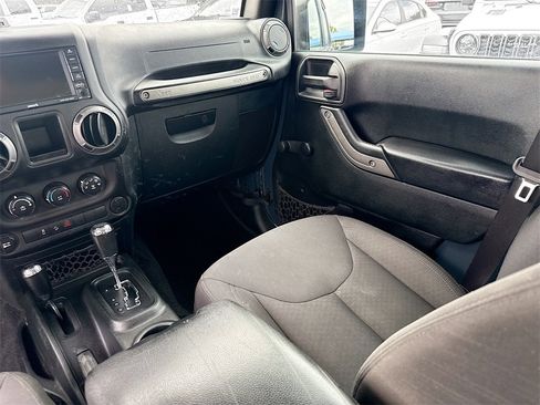 Used 2017 Jeep Wrangler Unlimited Sport w/ Connectivity Group image 26