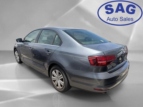 Used 2017 Volkswagen Jetta S w/ Jetta S Cold Weather Package FWD image 4