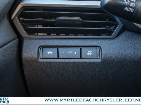 Used 2025 Nissan Altima 2.5 SV image 28