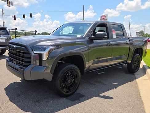 New 2026 Toyota Tundra SR5 AWD/4WD image 3