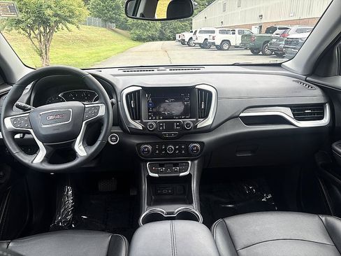 Used 2024 GMC Terrain SLT FWD image 15