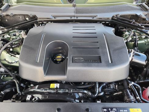 New 2026 Land Rover Defender 110 X-Dynamic SE image 33