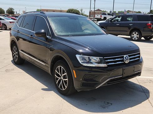 Used 2021 Volkswagen Tiguan SE image 4