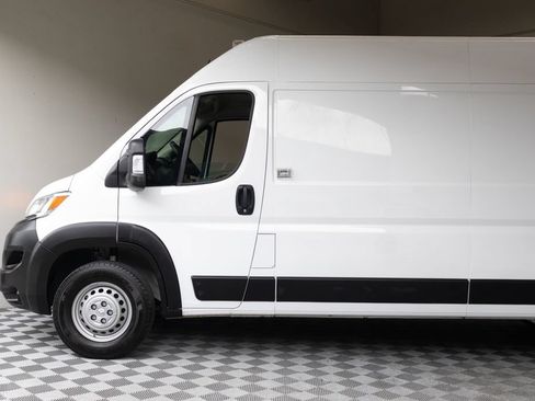 Used 2024 RAM ProMaster 2500 w/ Upfitter's Prep Package FWD image 8