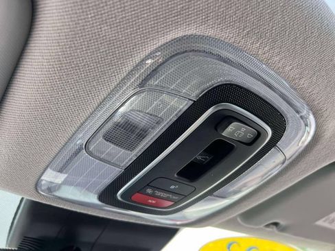 Certified 2023 Hyundai Elantra Limited w/ Preferred Accessory Package FWD image 31