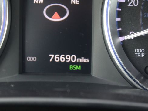 Used 2019 Toyota Highlander AWD V6 image 33