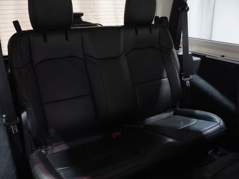 Certified 2022 Jeep Wrangler Rubicon w/ Cold Weather Group image 19