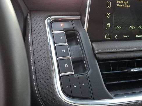 Certified 2023 GMC Yukon SLT w/ SLT Luxury Package image 22