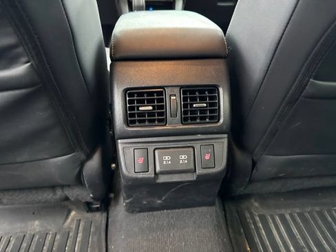 Used 2019 Subaru Outback 2.5i Limited AWD/4WD image 12