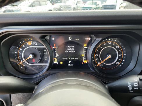 New 2026 Jeep Wrangler Unlimited Rubicon w/ Technology Group AWD/4WD image 17