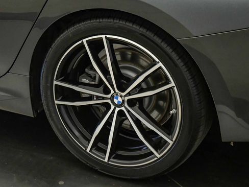Used 2019 BMW 330i Sedan w/ M Sport Package RWD image 11