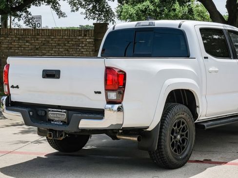Used 2020 Toyota Tacoma SR5 image 16