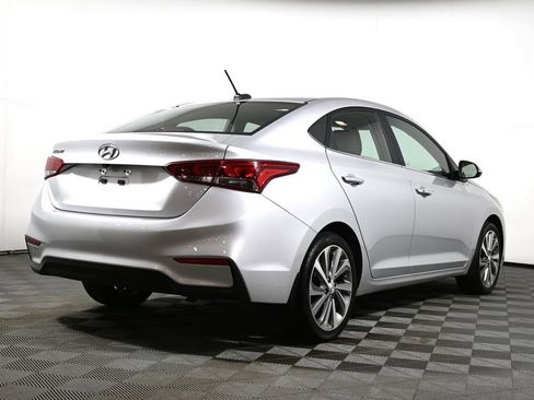 Used 2022 Hyundai Accent Limited FWD image 7