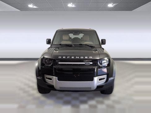 Used 2025 Land Rover Defender 130 S image 5