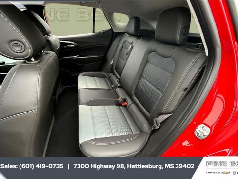 New 2026 Chevrolet Trax LT w/ LT Convenience Package FWD image 21