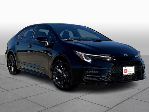 Used 2024 Toyota Corolla SE image 3