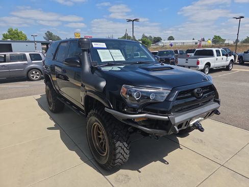 Used 2019 Toyota 4Runner TRD Off-Road Premium AWD/4WD image 7