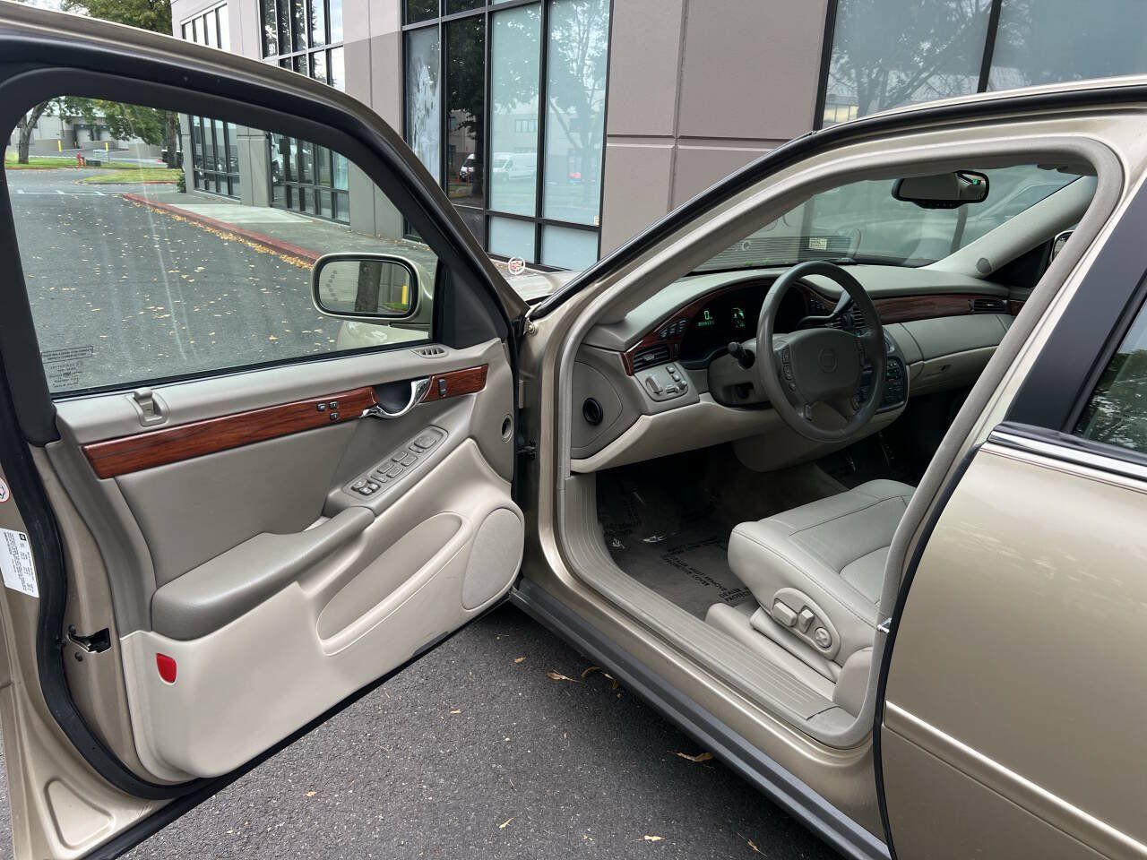 Used 2005 Cadillac De Ville FWD image 10