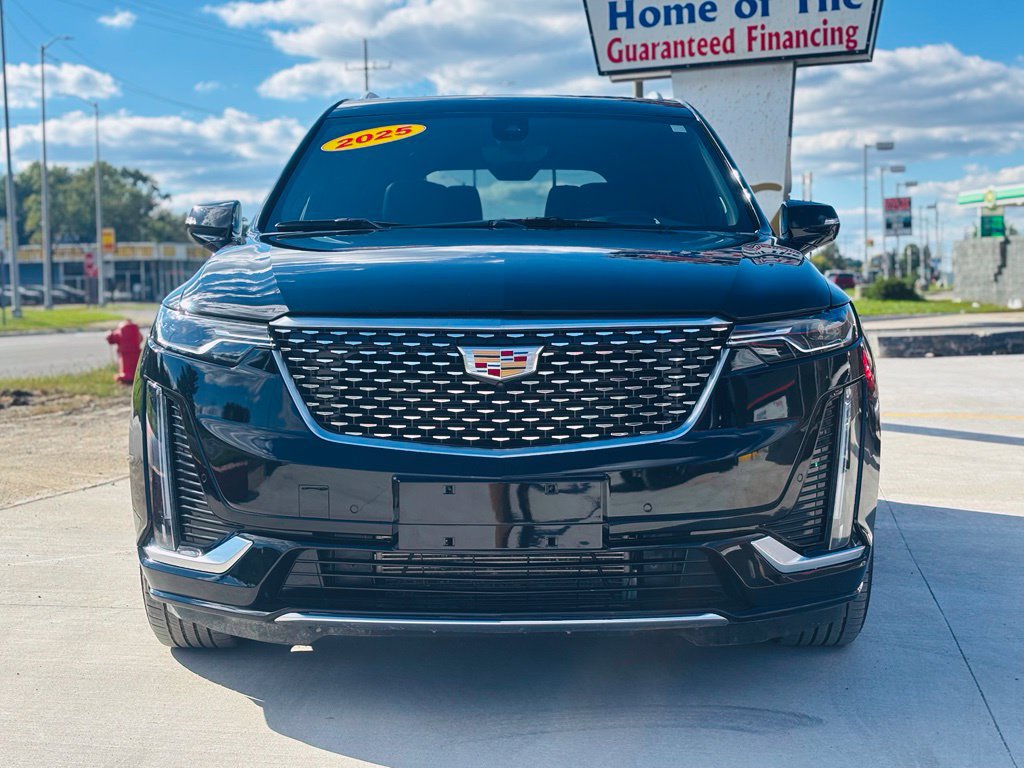 Used 2025 Cadillac XT6 Premium Luxury w/ Technology Package AWD/4WD image 17