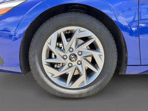 Used 2024 Hyundai Elantra SEL FWD image 9